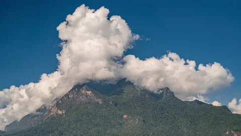 Time lapse majestic view of Doi Luang Chiang Dao in northern Thailand Stock Footage 227292881