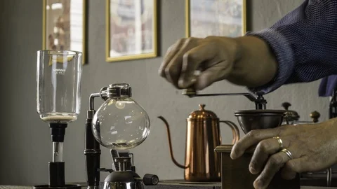 Time lapse: Making of coffee with syphon coffee maker Stock Footage 104652396