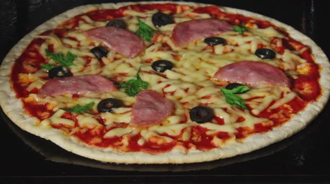 TIME-LAPSE: Making a pizza Vídeo Stock 63579259