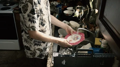 Time Lapse Man Doing Dishes Video stock 103296324