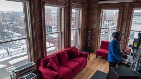 Time Lapse of Man Working with Traffic 库存影片 46342385