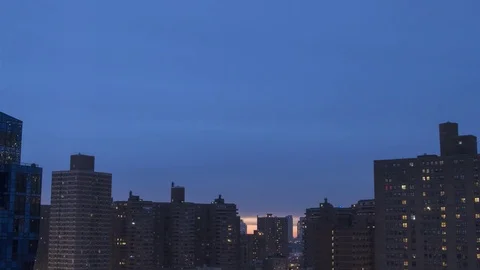 Time Lapse of Manhattan Housing Projects - Night to Morning in 4K Vidéo 70821687