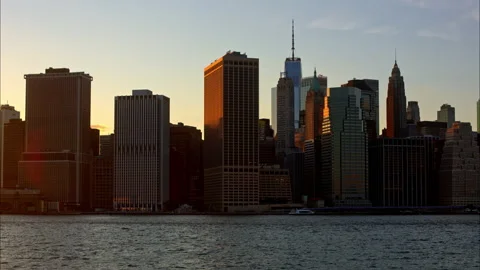 Time Lapse of Manhattan view from Brooklyn at magic hour. Stock Footage 133477417