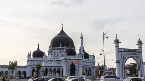 Time lapse of Masjid Zahir in Alor Setar during evening sunsets Stock Footage