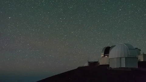 Time lapse Mauna Kea observatory at night. Video stock 70821667