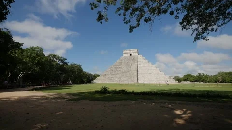Time lapse Mayan pyramid Chichen Itza 2 Stock Footage 62874385