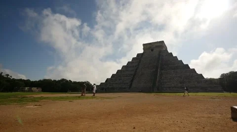 Time lapse Mayan pyramid Chichen Itza 動画素材 62874478