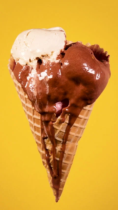 Time lapse of Melting Ice Cream in a Waffle Cone Video stock 270165879