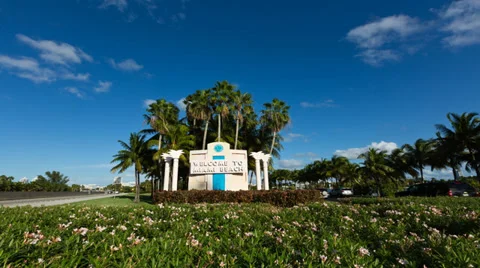 Time Lapse of Miami Beach welcome sign Stock Footage 33357758