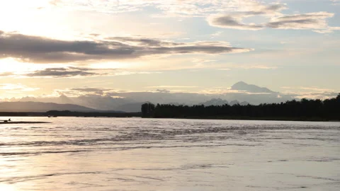 Time Lapse Of Midnight Alaska Sunset View Of Denali Mountain Peak Stock-Footage 170166124