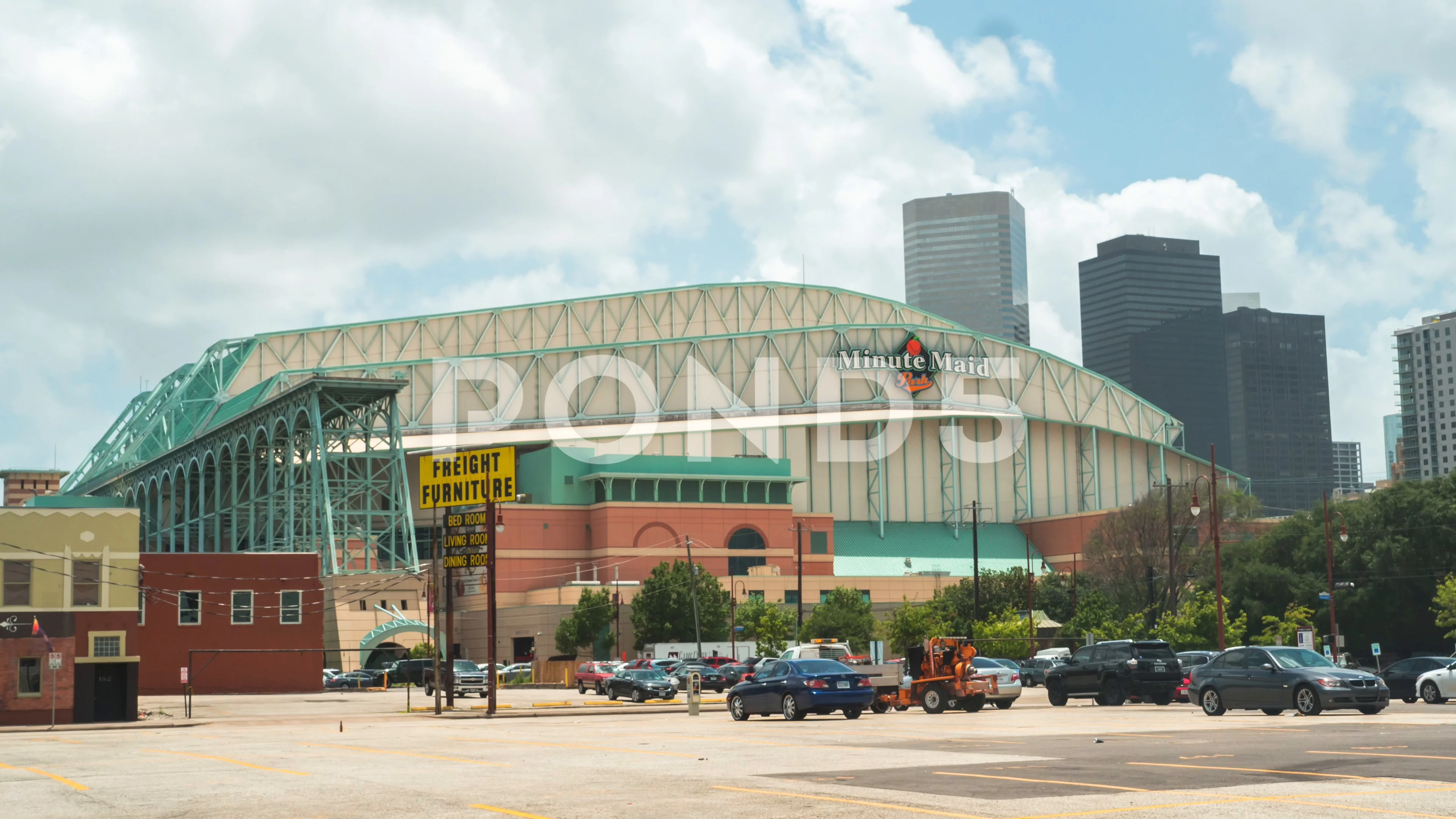 Time-lapse video of Minute Maid Park's roof closing 