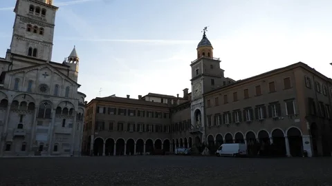 Time lapse of Modena ( piazza grande e duomo e palazzo comunale) Italy Video stock 111501993