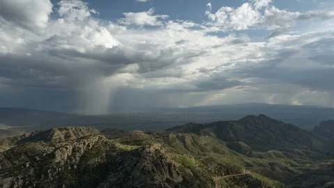 Time lapse of a monsoon thunderstorm moving across the Tucson valley Vídeos de archivo 114627829