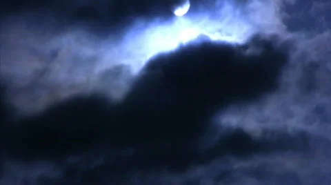 Time Lapse Moon and Clouds 09 x5 Loop Video stock 696631