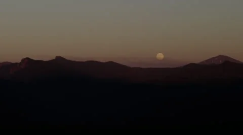 Time-lapse of a moonrise over Three Sisters Wilderness, Oregon Cascades Stock Footage 68018430