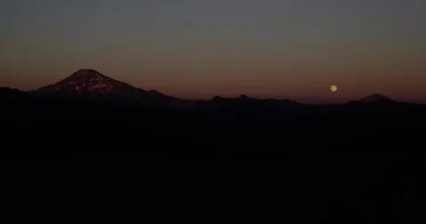 Time-lapse of a moonrise over Three Sisters Wilderness, Oregon Cascades Stock Footage 68023183