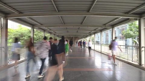 Time lapse of the morning rush hour with many people walking 動画素材 270116319
