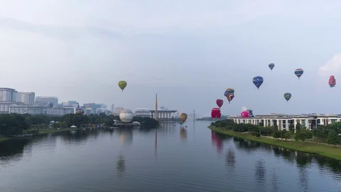 Time lapse motion of hot air balloon Stock Footage 110445597
