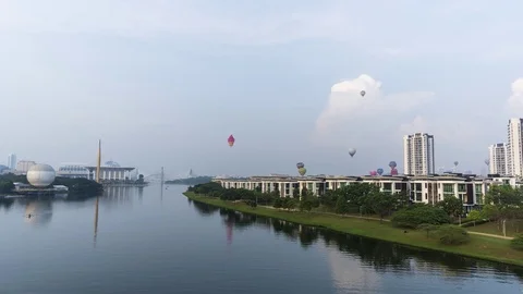 Time lapse motion of hot air balloon Video stock 110445712