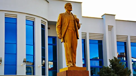 Time lapse in motion of monument to Lenin Video stock 37154996