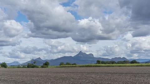 Time lapse of Mount Warning, NSW, Australia Video stock 260104063