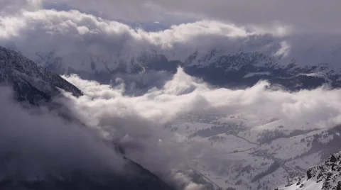 Time lapse mountain in winter 動画素材 67576901