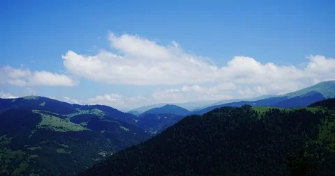 Time Lapse Mountains. A cloudy day. Vídeos de archivo 92463390