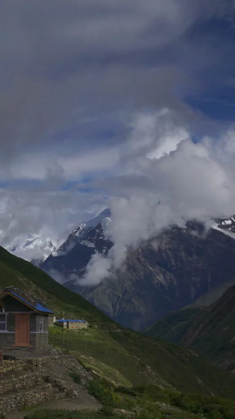 Time lapse of movement of clouds in the Himalayan mountains Stock Footage 334840024