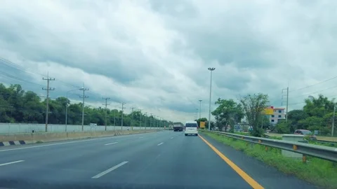 Time-lapse movement of fast driving along with the clouds in the sky moving quic 스톡 동영상 250222206