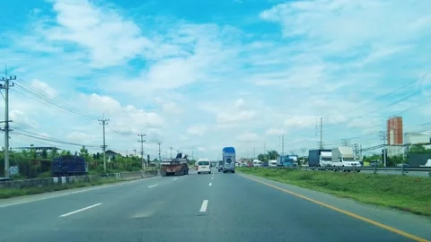 Time-lapse movement of fast driving along with the clouds in the sky moving quic 스톡 동영상 250222231