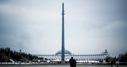Time lapse of the movement of sky and clouds, people Stock-Footage 129534816