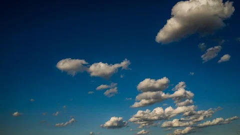 Time Lapse of moving clouds on blue sky day light Video stock 108585033