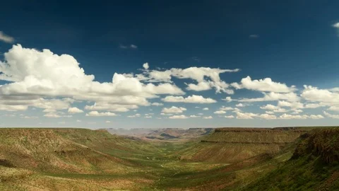 Time lapse - Moving clouds over the Grootberg plateau Vídeo Stock 74258676