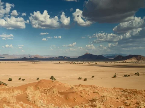 Time lapse - Moving clouds over the Elim dune Video stock 74496746