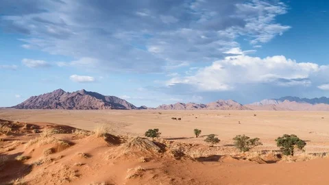 Time lapse - Moving clouds over the Elim dune Vídeo Stock 74778383