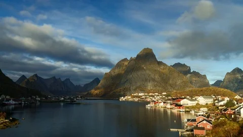 Time lapse - Moving clouds over the fishing village of Reine Видео 81615093