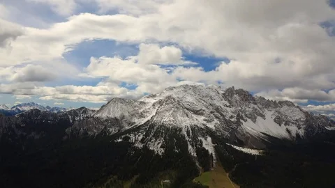Time lapse - Moving coulds over the Latemar mountain range Vídeo Stock 80927848