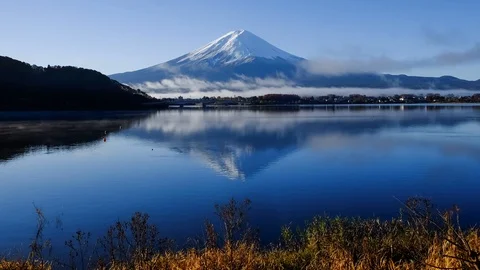 Time Lapse of Moving mist at Mt.Fuji from Lake Kawaguchiko Stock Footage 92855317