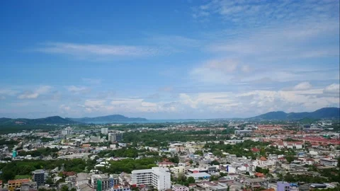 Time lapse moving white cloud with beautiful blue sky background, panoramic c Vídeo Stock 130577185