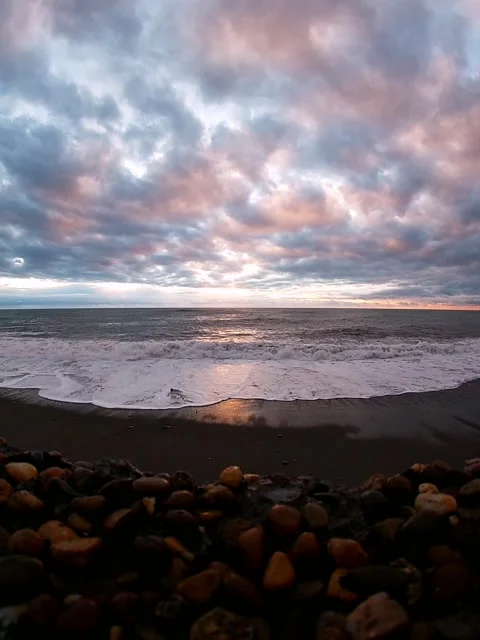 Time lapse - Nice sunset on the Black Sea coast. Floating clouds. Waves. Video stock 169178494