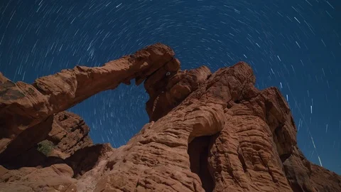 Time lapse night sky Elephant Rock, Valley of Fire, Nevada. Star trails. Video stock 70821745