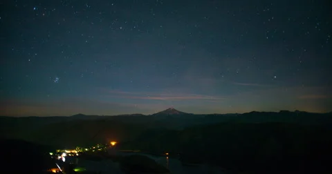 Time-lapse of night sky over Mt. Jefferson, Oregon Cascades Stock Footage 67875482