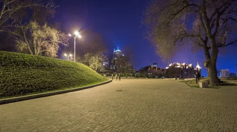 Time Lapse. Night Walk Is In The Park 動画素材 36701000