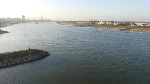 Time lapse nijmegen river 動画素材 102648448