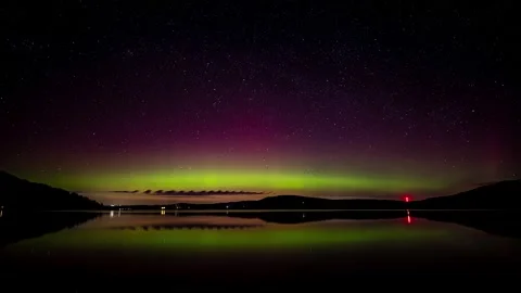 A time-lapse of the northern light over Bassenthwait lake in the English La.. Stock Footage 305338438