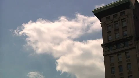 Time Lapse - NYC Building and Clouds 動画素材 7730621