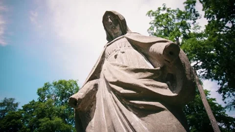 Time lapse of an old Maria statue 스톡 동영상 251319789