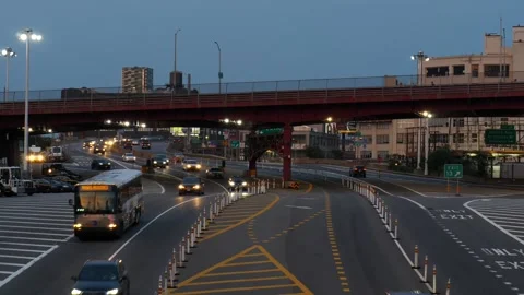 Time-lapse of oncoming &amp; outgoing traffic on the Long Island Expressway Stock Footage 159921849