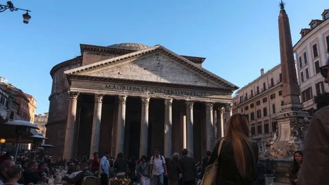 Time-lapse of the Pantheons facade at the sunset in Rome 스톡 동영상 75347452