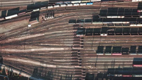 Time-lapse parking of freight trains on a sorting platform Vídeos de archivo 141781295
